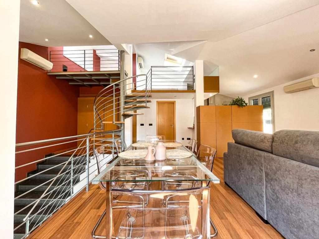 Apartamento Loft Cort Reial Atico In The Heart Of The Old Town Gerona